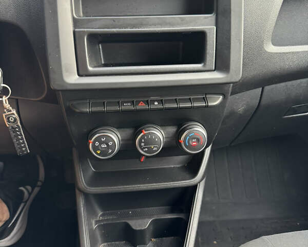 Белый Рено Экспресс, объемом двигателя 1.46 л и пробегом 11 тыс. км за 13950 $, фото 8 на Automoto.ua