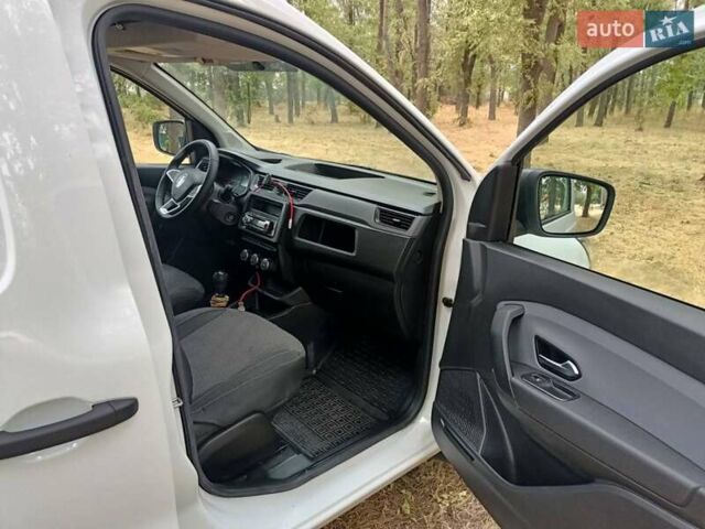 Білий Рено Експрес, об'ємом двигуна 1.46 л та пробігом 52 тис. км за 16000 $, фото 6 на Automoto.ua