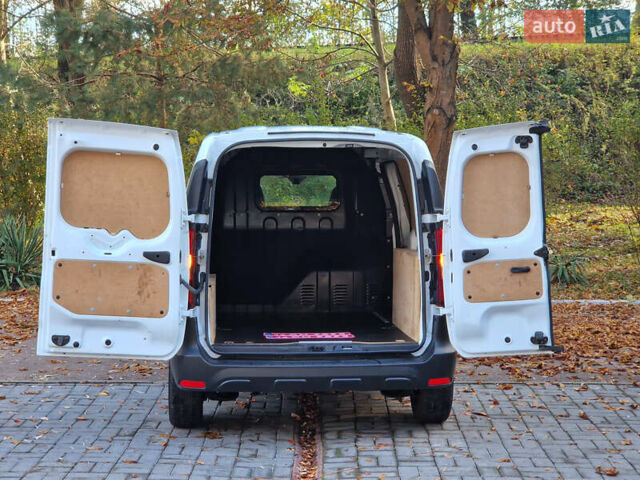 Рено Экспресс 2023 в Дрогобыче на Automoto.ua Белый Рено Экспресс, объемом двигателя 1.46 л и пробегом 52 тыс. км за 13900 $, фото 47 на Automoto.ua