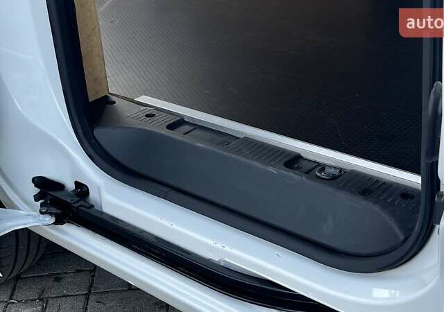 Білий Рено Експрес, об'ємом двигуна 1.46 л та пробігом 52 тис. км за 12999 $, фото 48 на Automoto.ua