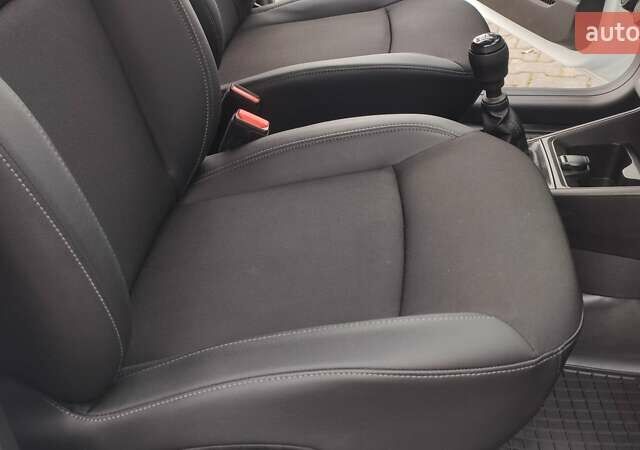 Белый Рено Экспресс, объемом двигателя 1.46 л и пробегом 52 тыс. км за 13450 $, фото 51 на Automoto.ua