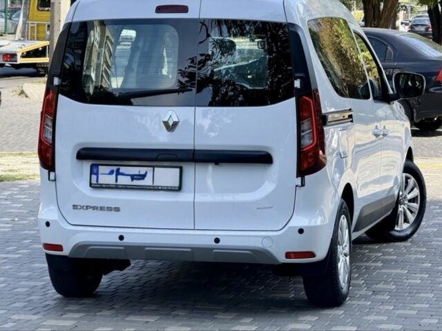 Белый Рено Экспресс, объемом двигателя 1.5 л и пробегом 80 тыс. км за 11300 $, фото 2 на Automoto.ua