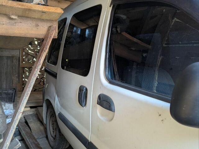 Білий Рено Експрес, об'ємом двигуна 1.9 л та пробігом 300 тис. км за 1200 $, фото 4 на Automoto.ua