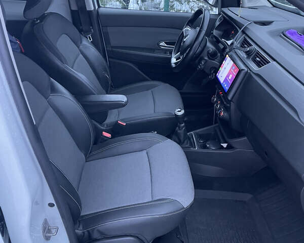 Белый Рено Экспресс, объемом двигателя 1.5 л и пробегом 224 тыс. км за 15799 $, фото 8 на Automoto.ua