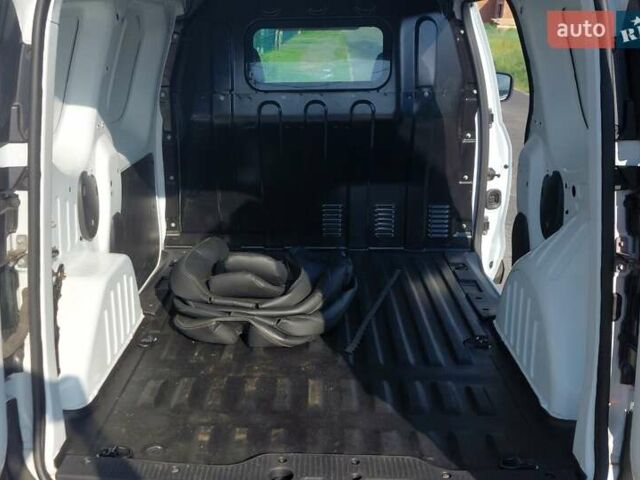 Белый Рено Экспресс, объемом двигателя 1.46 л и пробегом 38 тыс. км за 16500 $, фото 10 на Automoto.ua