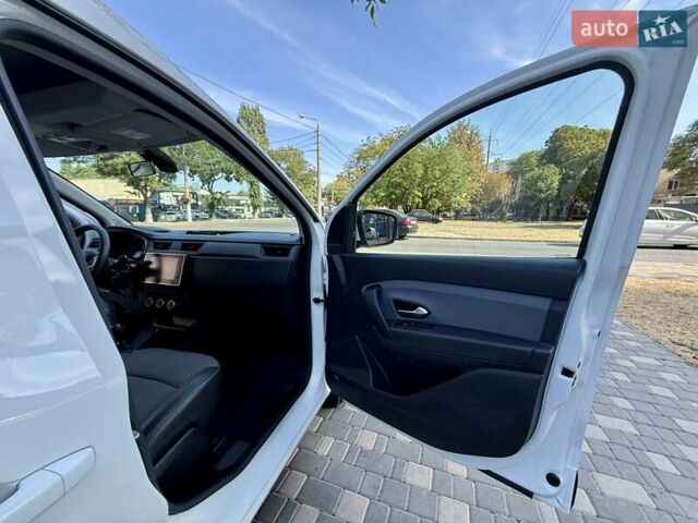Рено Экспресс 2023 в Одессе на Automoto.ua Белый Рено Экспресс, объемом двигателя 1.46 л и пробегом 57 тыс. км за 9999 $, фото 37 на Automoto.ua