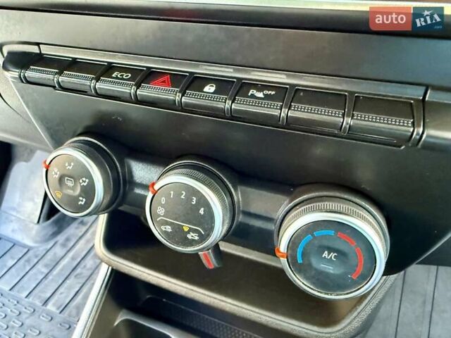 Рено Экспресс 2023 в Одессе на Automoto.ua Белый Рено Экспресс, объемом двигателя 1.46 л и пробегом 57 тыс. км за 9999 $, фото 47 на Automoto.ua