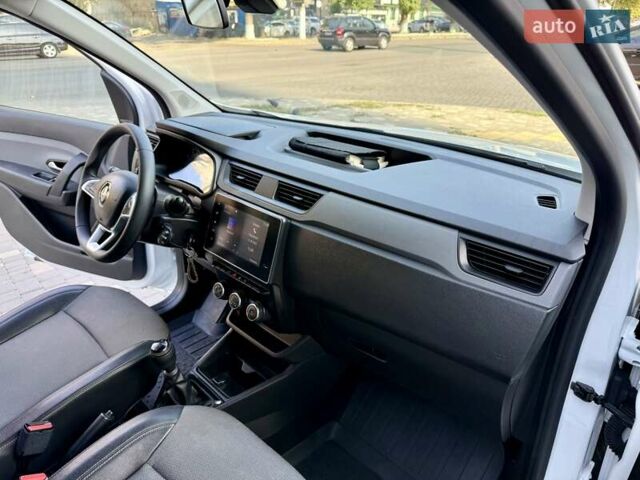 Рено Экспресс 2023 в Одессе на Automoto.ua Белый Рено Экспресс, объемом двигателя 1.46 л и пробегом 57 тыс. км за 9999 $, фото 42 на Automoto.ua