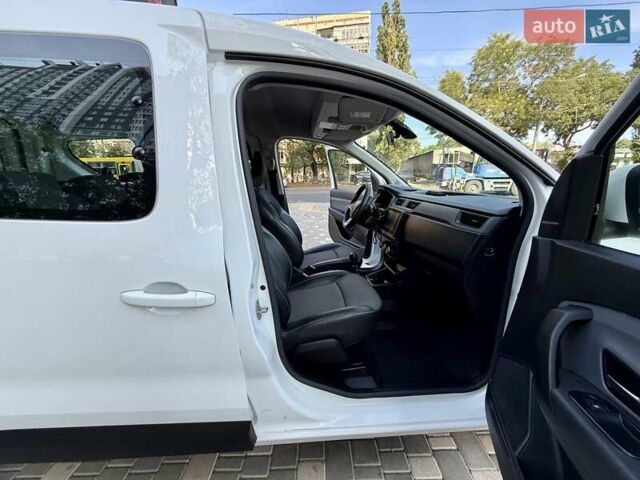 Рено Экспресс 2023 в Одессе на Automoto.ua Белый Рено Экспресс, объемом двигателя 1.46 л и пробегом 57 тыс. км за 9999 $, фото 39 на Automoto.ua