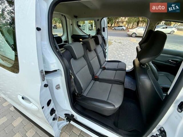 Рено Экспресс 2023 в Одессе на Automoto.ua Белый Рено Экспресс, объемом двигателя 1.46 л и пробегом 57 тыс. км за 9999 $, фото 51 на Automoto.ua