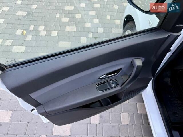 Рено Экспресс 2023 в Одессе на Automoto.ua Белый Рено Экспресс, объемом двигателя 1.46 л и пробегом 57 тыс. км за 9999 $, фото 27 на Automoto.ua