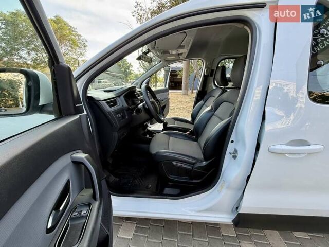 Рено Экспресс 2023 в Одессе на Automoto.ua Белый Рено Экспресс, объемом двигателя 1.46 л и пробегом 57 тыс. км за 9999 $, фото 31 на Automoto.ua