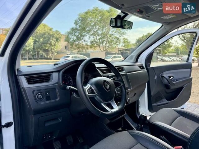 Рено Экспресс 2023 в Одессе на Automoto.ua Белый Рено Экспресс, объемом двигателя 1.46 л и пробегом 57 тыс. км за 9999 $, фото 35 на Automoto.ua