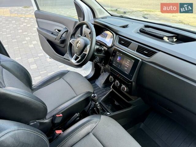 Рено Экспресс 2023 в Одессе на Automoto.ua Белый Рено Экспресс, объемом двигателя 1.46 л и пробегом 57 тыс. км за 9999 $, фото 43 на Automoto.ua