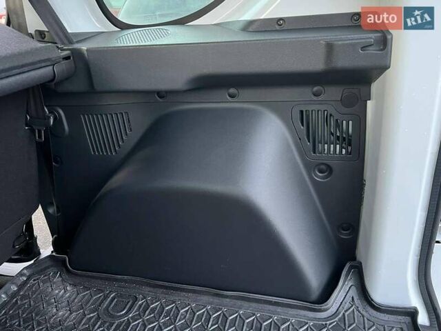 Білий Рено Експрес, об'ємом двигуна 1.46 л та пробігом 5 тис. км за 18499 $, фото 33 на Automoto.ua