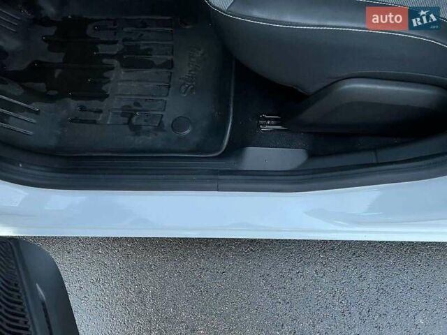 Білий Рено Експрес, об'ємом двигуна 1.46 л та пробігом 5 тис. км за 18499 $, фото 31 на Automoto.ua