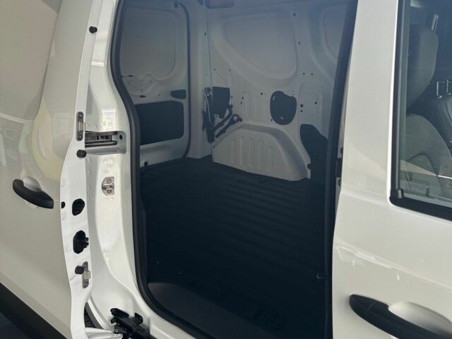 Белый Рено Экспресс, объемом двигателя 0 л и пробегом 0 тыс. км за 21780 $, фото 13 на Automoto.ua