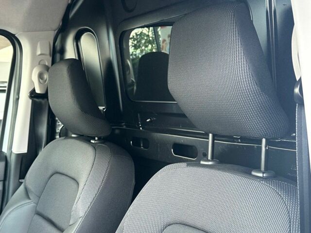 Белый Рено Экспресс, объемом двигателя 0 л и пробегом 0 тыс. км за 21780 $, фото 5 на Automoto.ua