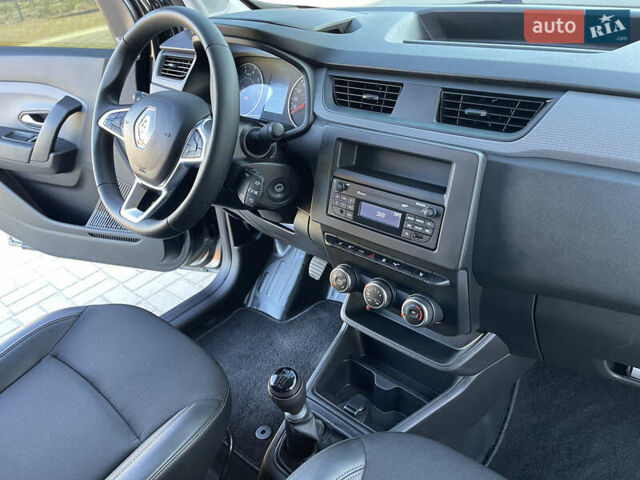 Чорний Рено Експрес, об'ємом двигуна 1.46 л та пробігом 45 тис. км за 14800 $, фото 35 на Automoto.ua