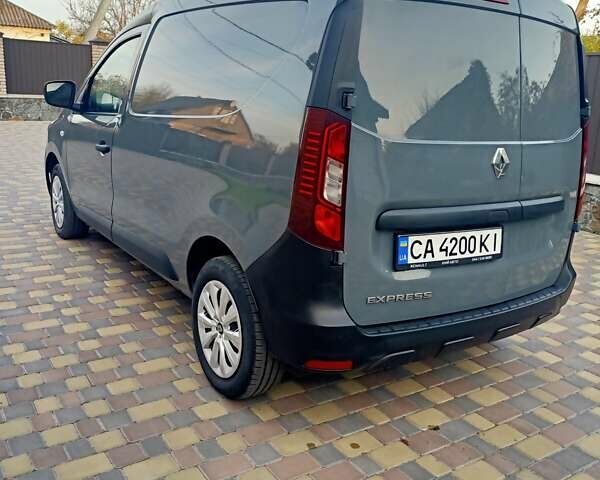 Серый Рено Экспресс, объемом двигателя 1.46 л и пробегом 33 тыс. км за 21000 $, фото 4 на Automoto.ua