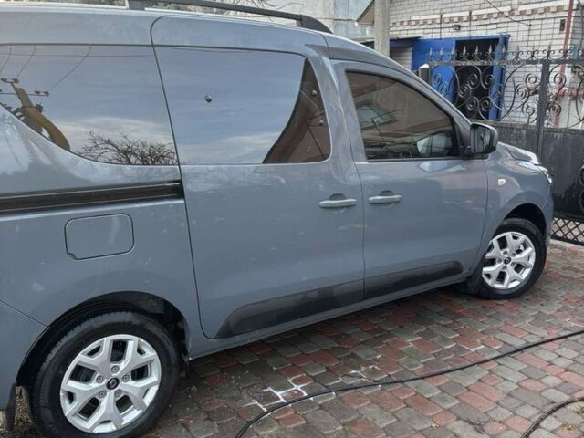 Серый Рено Экспресс, объемом двигателя 1.5 л и пробегом 12 тыс. км за 24000 $, фото 1 на Automoto.ua