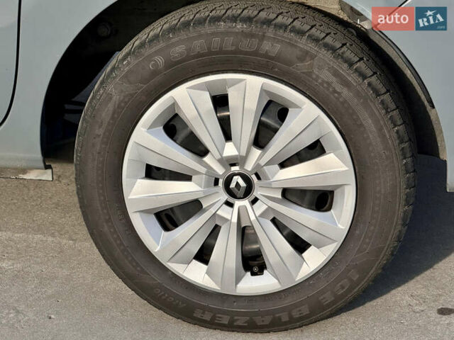 Серый Рено Экспресс, объемом двигателя 1.46 л и пробегом 28 тыс. км за 18999 $, фото 38 на Automoto.ua