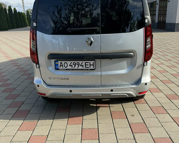 Сірий Рено Експрес, об'ємом двигуна 1.46 л та пробігом 30 тис. км за 22300 $, фото 12 на Automoto.ua