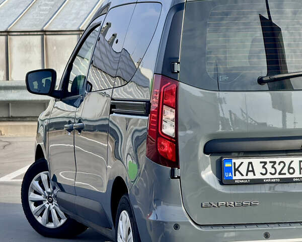 Серый Рено Экспресс, объемом двигателя 1.46 л и пробегом 28 тыс. км за 18999 $, фото 15 на Automoto.ua