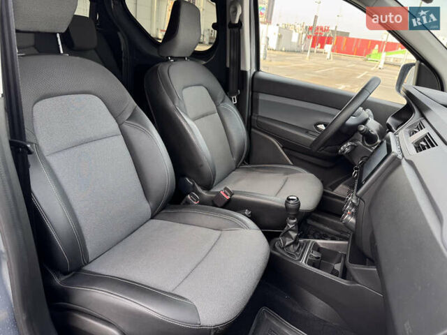 Серый Рено Экспресс, объемом двигателя 1.46 л и пробегом 28 тыс. км за 18999 $, фото 33 на Automoto.ua