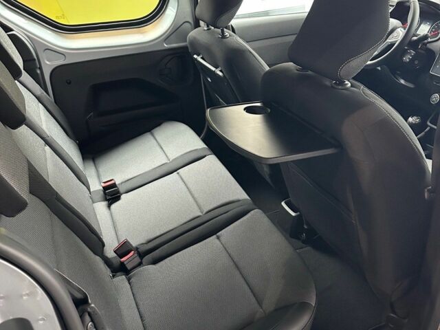 Серый Рено Экспресс, объемом двигателя 0 л и пробегом 0 тыс. км за 26162 $, фото 8 на Automoto.ua