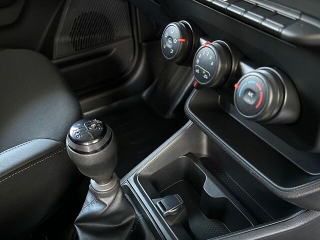 Серый Рено Экспресс, объемом двигателя 0 л и пробегом 0 тыс. км за 22204 $, фото 8 на Automoto.ua