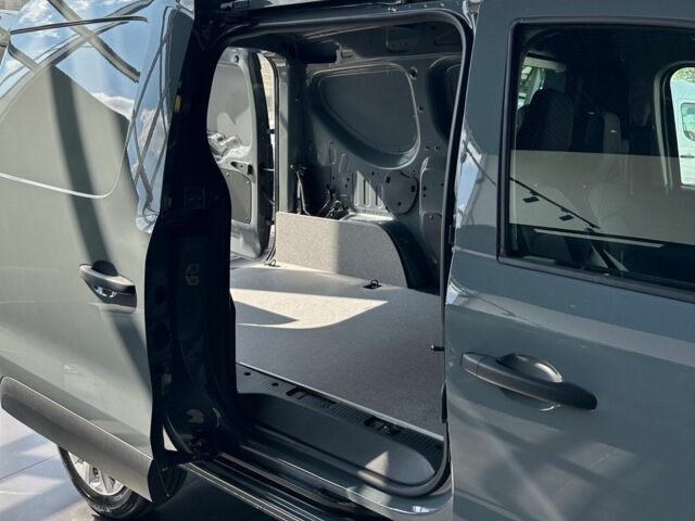 Серый Рено Экспресс, объемом двигателя 0 л и пробегом 0 тыс. км за 22204 $, фото 16 на Automoto.ua