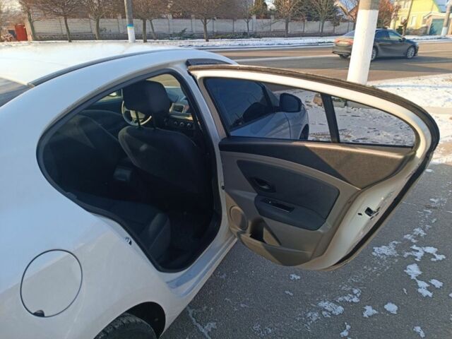 Белый Рено Флюенс, объемом двигателя 1.6 л и пробегом 154 тыс. км за 6500 $, фото 11 на Automoto.ua