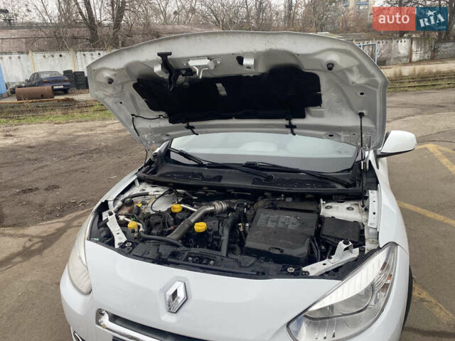 Белый Рено Флюенс, объемом двигателя 1.46 л и пробегом 295 тыс. км за 5600 $, фото 17 на Automoto.ua