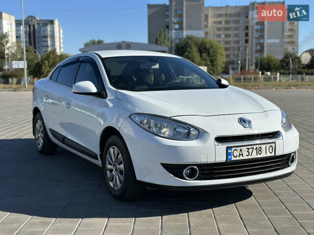 Білий Рено Флюенс, об'ємом двигуна 1.46 л та пробігом 220 тис. км за 5400 $, фото 1 на Automoto.ua