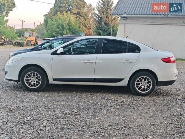 Білий Рено Флюенс, об'ємом двигуна 1.6 л та пробігом 242 тис. км за 6100 $, фото 3 на Automoto.ua