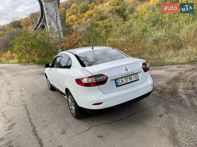 Рено Флюенс 2010 в Киеве на Automoto.ua Белый Рено Флюенс, объемом двигателя 1.5 л и пробегом 290 тыс. км за 5350 $, фото 3 на Automoto.ua