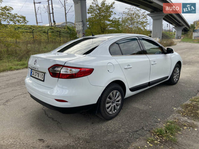 Рено Флюенс 2010 в Киеве на Automoto.ua Белый Рено Флюенс, объемом двигателя 1.5 л и пробегом 290 тыс. км за 5350 $, фото 2 на Automoto.ua