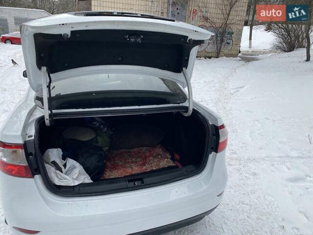 Білий Рено Флюенс, об'ємом двигуна 1.46 л та пробігом 295 тис. км за 5300 $, фото 13 на Automoto.ua