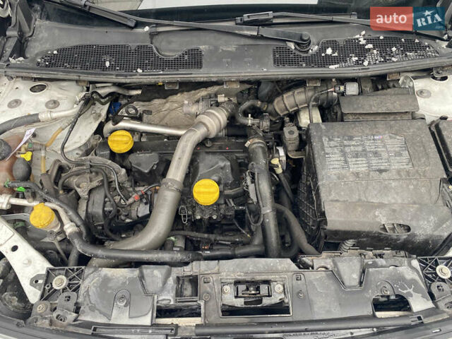 Білий Рено Флюенс, об'ємом двигуна 1.46 л та пробігом 295 тис. км за 5300 $, фото 21 на Automoto.ua