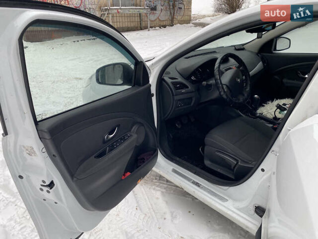 Білий Рено Флюенс, об'ємом двигуна 1.46 л та пробігом 295 тис. км за 5300 $, фото 12 на Automoto.ua
