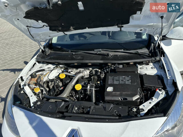 Білий Рено Флюенс, об'ємом двигуна 1.46 л та пробігом 220 тис. км за 5400 $, фото 5 на Automoto.ua