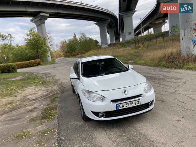 Рено Флюенс 2010 в Киеве на Automoto.ua Белый Рено Флюенс, объемом двигателя 1.5 л и пробегом 290 тыс. км за 5350 $, фото 7 на Automoto.ua