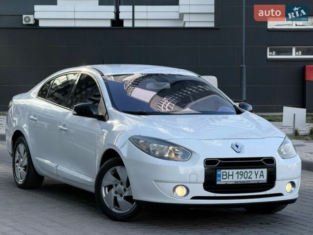 Білий Рено Флюенс, об'ємом двигуна 0 л та пробігом 151 тис. км за 5999 $, фото 26 на Automoto.ua