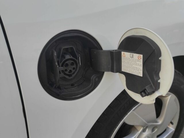 Белый Рено Флюенс, объемом двигателя 0 л и пробегом 110 тыс. км за 4300 $, фото 6 на Automoto.ua