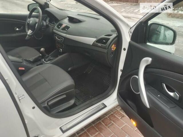 Білий Рено Флюенс, об'ємом двигуна 1.6 л та пробігом 277 тис. км за 5600 $, фото 16 на Automoto.ua