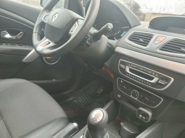 Білий Рено Флюенс, об'ємом двигуна 1.6 л та пробігом 277 тис. км за 5600 $, фото 17 на Automoto.ua