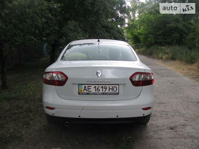 Белый Рено Флюенс, объемом двигателя 1.6 л и пробегом 52 тыс. км за 7300 $, фото 1 на Automoto.ua