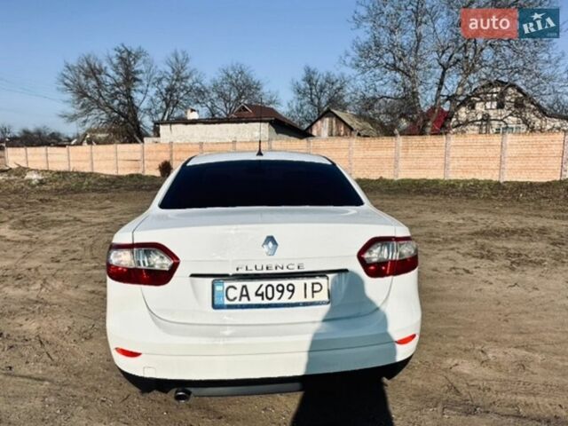 Белый Рено Флюенс, объемом двигателя 1.5 л и пробегом 260 тыс. км за 5800 $, фото 3 на Automoto.ua