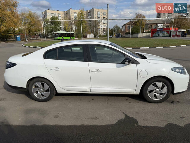 Белый Рено Флюенс, объемом двигателя 0 л и пробегом 127 тыс. км за 4500 $, фото 3 на Automoto.ua